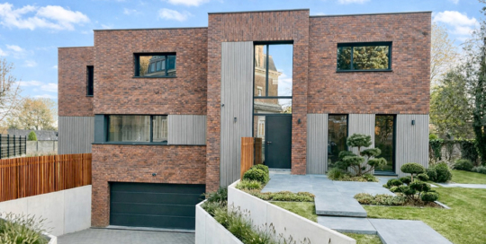 contemporaine en brique