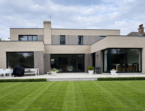 Construction en brique brune à La Madeleine