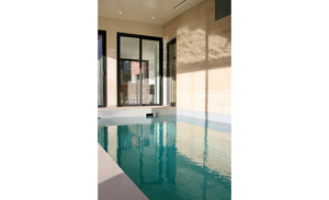 Piscine intérieure